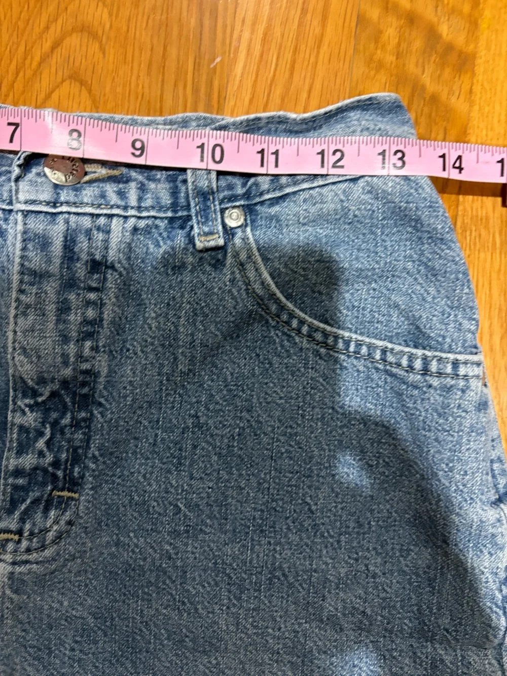 Vintage Riveted by Lee Denim Cutoff Shorts Women’s 6 High Rise Raw Hem Mom Jean
